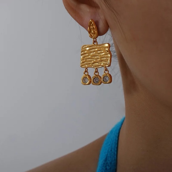 18k Gold Plated Bezel Statement Earrings - Picture 2 of 2